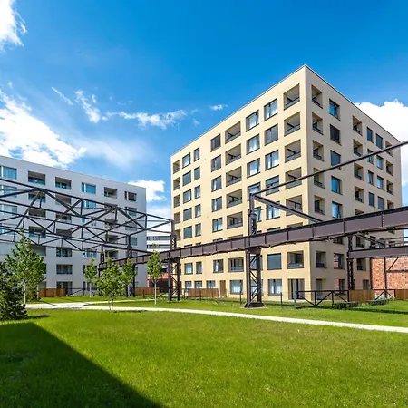 Bright 2br - 4th Floor, Balcony, Free Parking By Gravity Prag