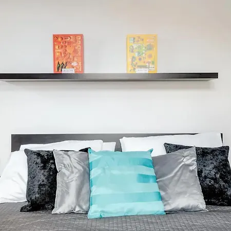 Days - Designer - 1bdr - Workspace - Imac - Netflix Apartamento Praga