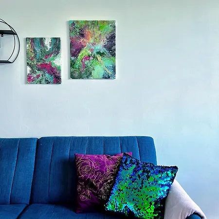 Jana's Wow Apt, 2br, Metro Next Door, Near The Airport Appartement Praag