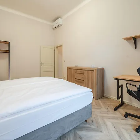 Apartment Palace Petrarca Prague