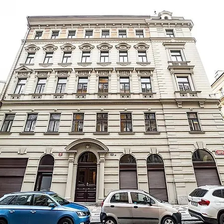 Apartment Amazing 2-bedroom With Terrace And Air-condition