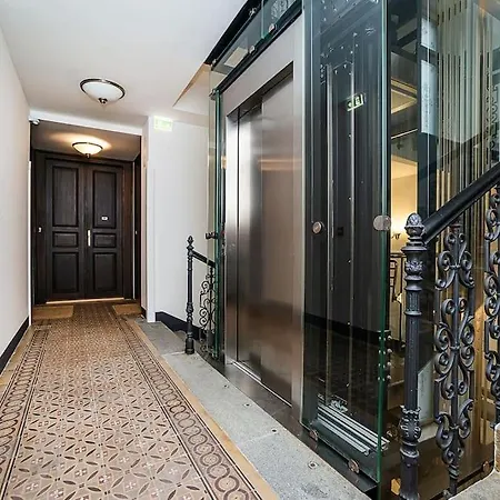 Apartment Amazing 2-bedroom With Terrace And Air-condition Prague