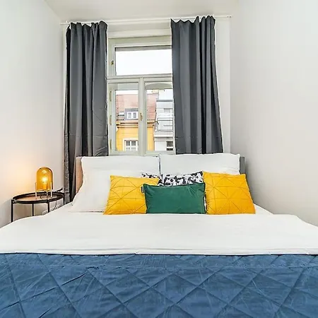 Apartment Amazing 2-bedroom With Terrace And Air-condition Prague