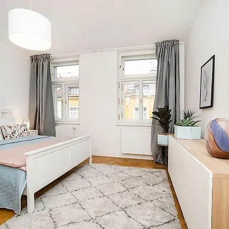 Apartment Amazing 2-bedroom With Terrace And Air-condition *