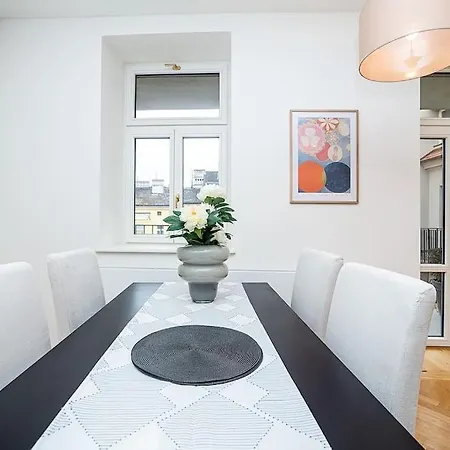 Amazing 2-bedroom With Terrace And Air-condition Apartment