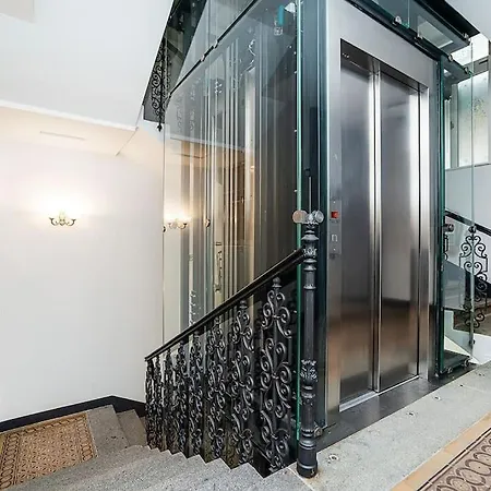 Amazing 2-bedroom With Terrace And Air-condition Apartment Prague