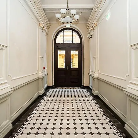 Amazing 2-bedroom With Terrace And Air-condition Apartment