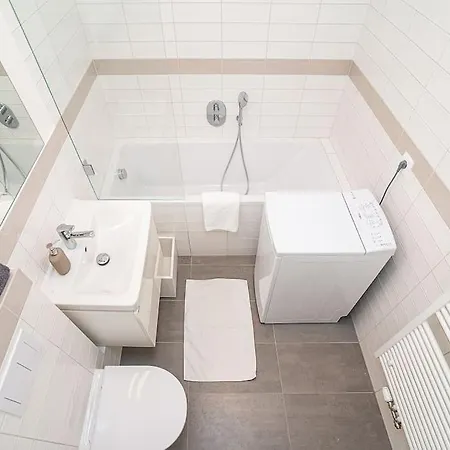 Apartment Amazing 2-bedroom With Terrace And Air-condition