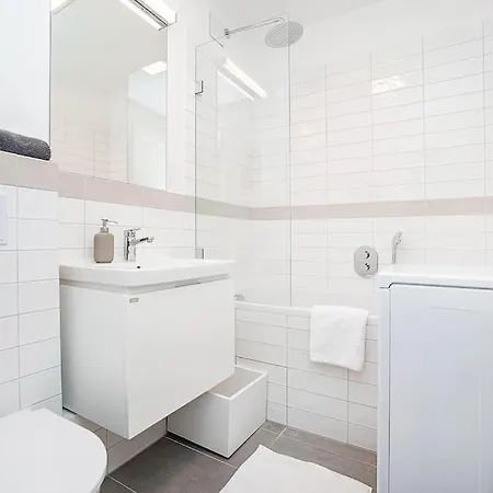Apartment Amazing 2-bedroom With Terrace And Air-condition Prague
