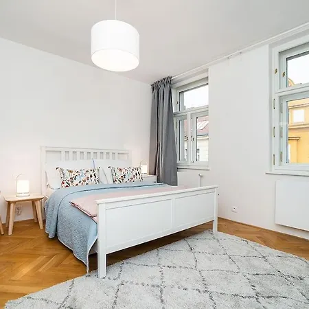 Amazing 2-bedroom With Terrace And Air-condition *