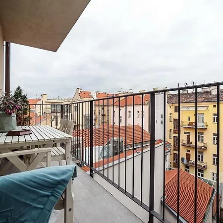 Apartment Amazing 2-bedroom With Terrace And Air-condition Prague
