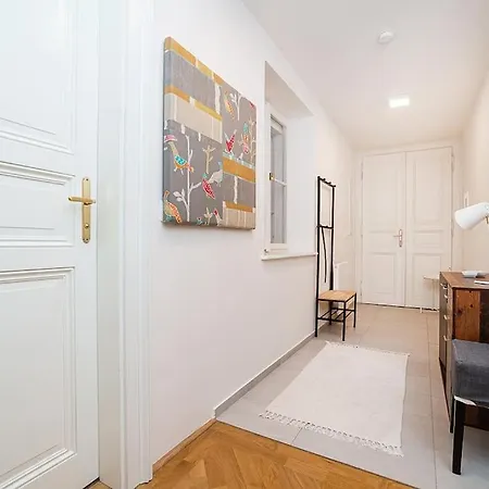 Amazing 2-bedroom With Terrace And Air-condition Prague