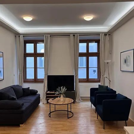 Centre With Parking Apartment *