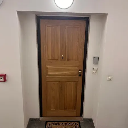 Apartment Centre With Parking *