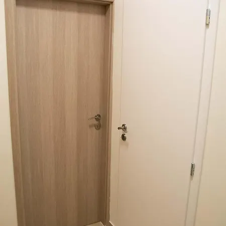 Apartment Centre With Parking Prague