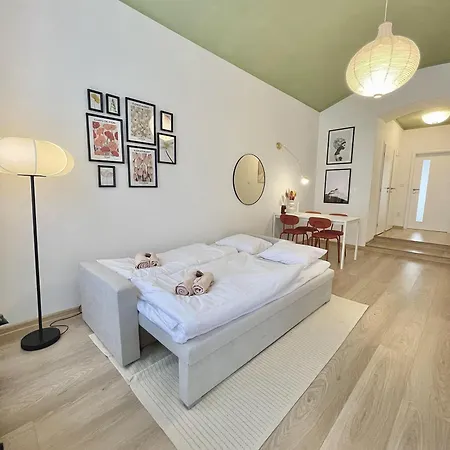 Cozy, Natural Ground Base Apartment, Apartment