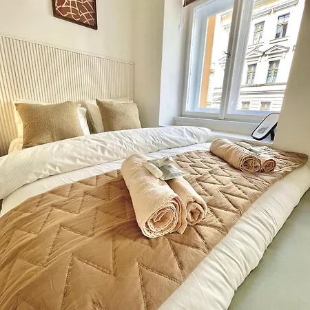Cozy, Natural Ground Base Apartment, Apartment Prague