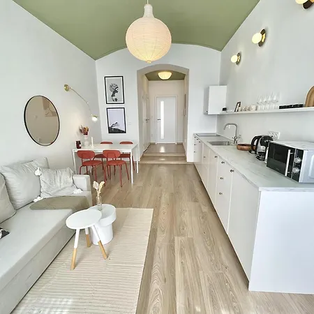 Apartment Cozy, Natural Ground Base Apartment, Prague