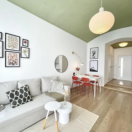 Cozy, Natural Ground Base Apartment, * Prague