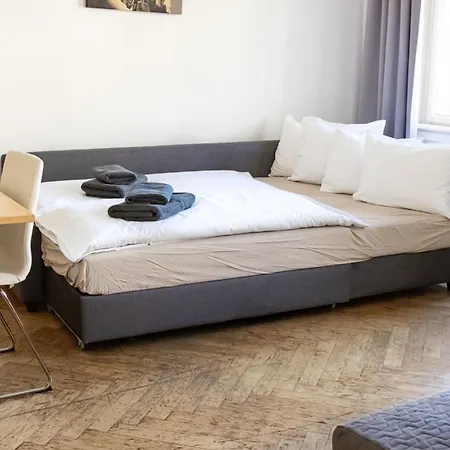 Apartments In Mala Strana - 10 Minutes From Charles Bridge Apartment