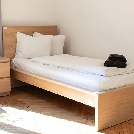 Apartments In Mala Strana - 10 Minutes From Charles Bridge *