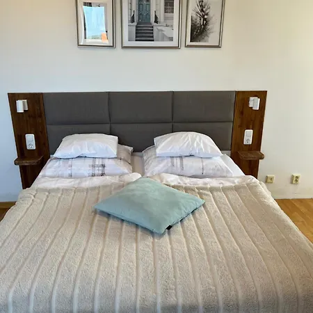 Sarka Apartment *