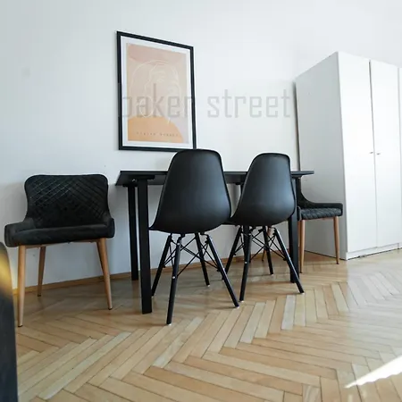 One Bedroom Close To Castle Apartment