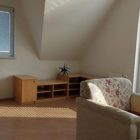 Holiday home Klasicky Dum, 5 Loznic , 5 Bedrooms,