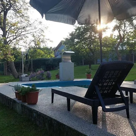 Klasicky Dum, 5 Loznic , 5 Bedrooms,