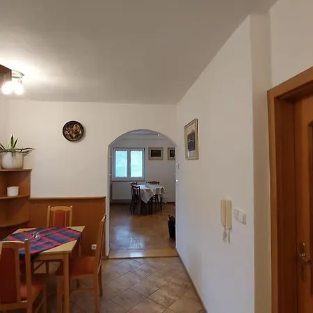 Holiday home Klasicky Dum, 5 Loznic , 5 Bedrooms,