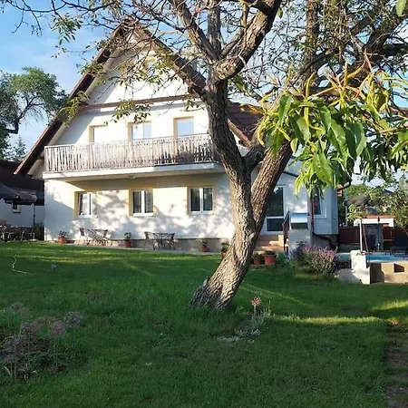 Holiday home Klasicky Dum, 5 Loznic , 5 Bedrooms,