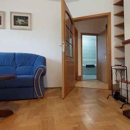 Holiday home Klasicky Dum, 5 Loznic , 5 Bedrooms, Prague