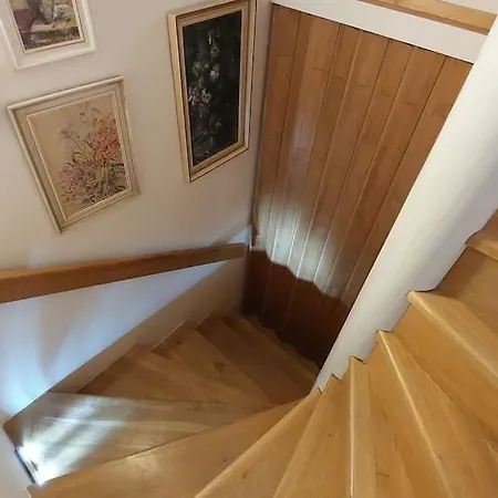 Holiday home Klasicky Dum, 5 Loznic , 5 Bedrooms, Prague