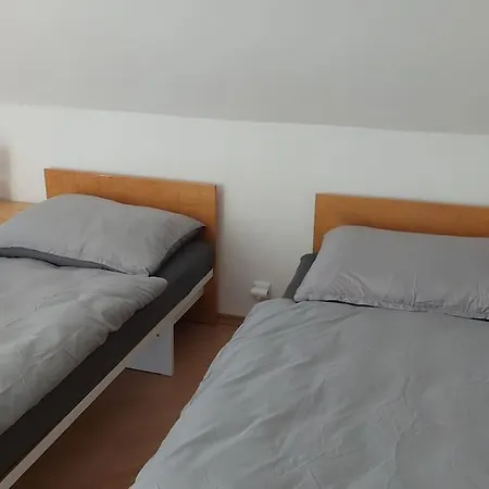 Klasicky Dum, 5 Loznic , 5 Bedrooms, * Prague