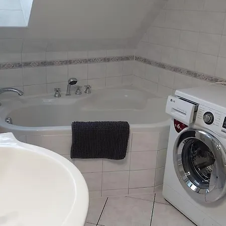 Holiday home Klasicky Dum, 5 Loznic , 5 Bedrooms,