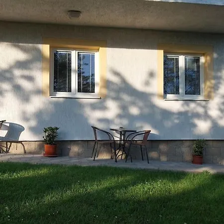Klasicky Dum, 5 Loznic , 5 Bedrooms, Prague