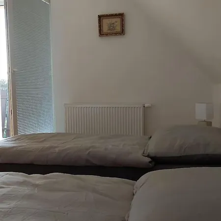 Klasicky Dum, 5 Loznic , 5 Bedrooms, * Prague