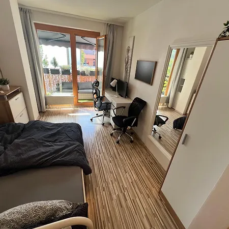 Homestay Terrace Aircondition Downtown Metro C Budejovicka