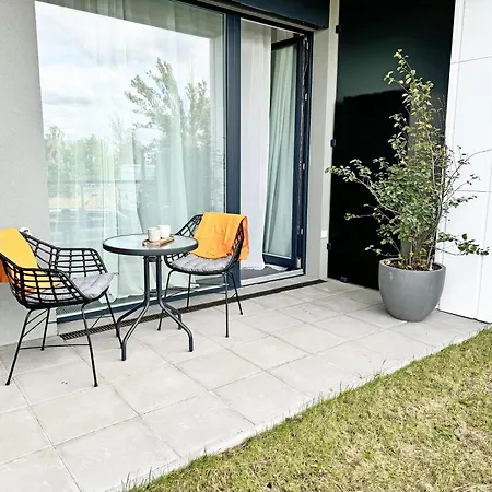 New Studio, King Bed, Free Parking, Terrace *