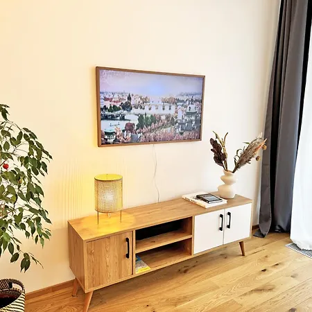New Studio, King Bed, Free Parking, Terrace * Prague