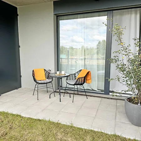 Apartment New Studio, King Bed, Free Parking, Terrace
