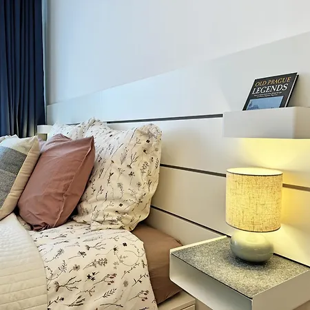 Apartment New Studio, King Bed, Free Parking, Terrace *