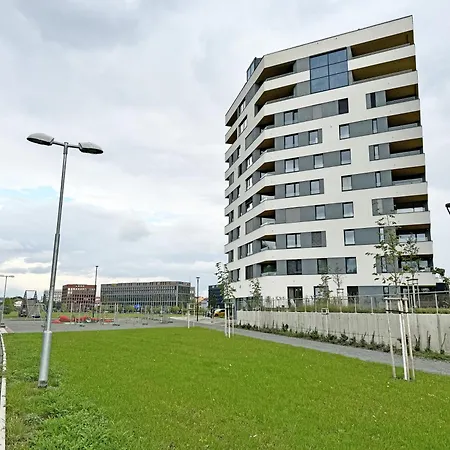 New Studio, King Bed, Free Parking, Terrace Prague
