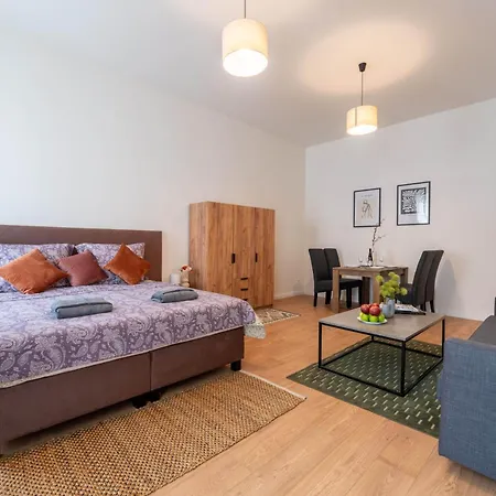 Retreat Downtown Aparthotel
