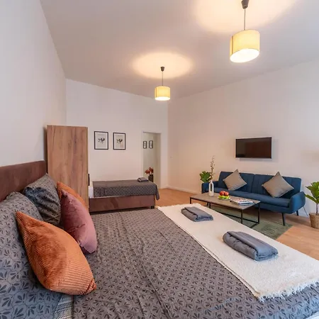Aparthotel Retreat Downtown *