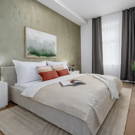 Days - Luxurious In A Quiet Area Praga
