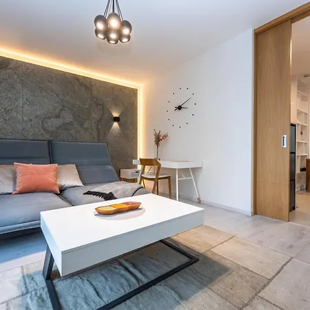 Wishlist Residences - Karlin Free Parking Прага