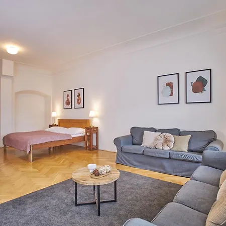 Charles Bridge Apartman Prága