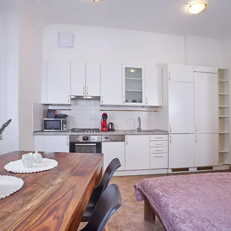 Apartman Charles Bridge *