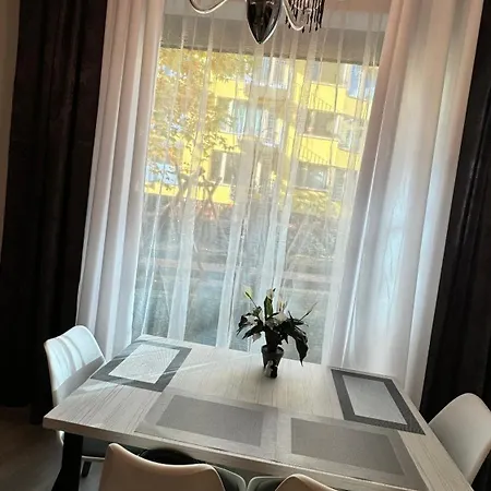 Jeseniova Apartment *